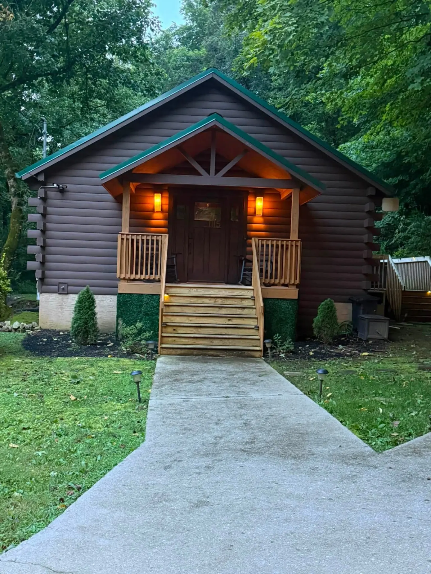 Evergreen Hideaway cabin photo 61